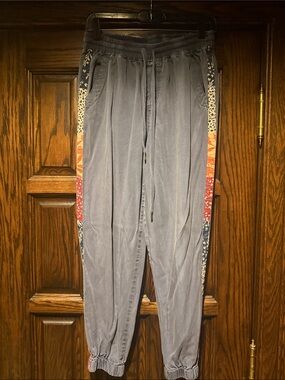Sari Accent Jogger Pants Size Small